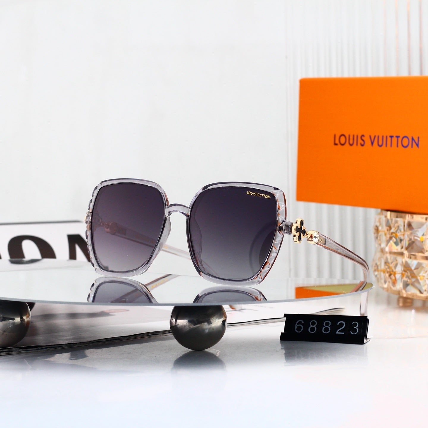 Louis vuitton Vintage Oversized Fashion Sunglasses in Multiple Colors 68823
