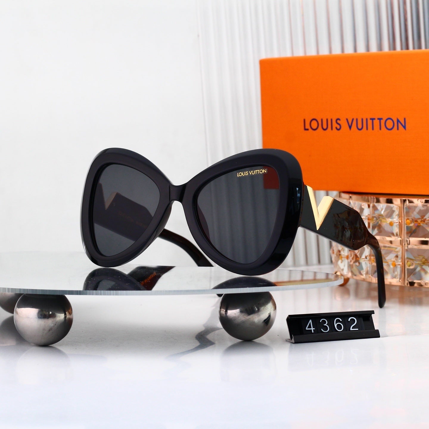 Louis vuitton Cat Eye Sunglasses 4362
