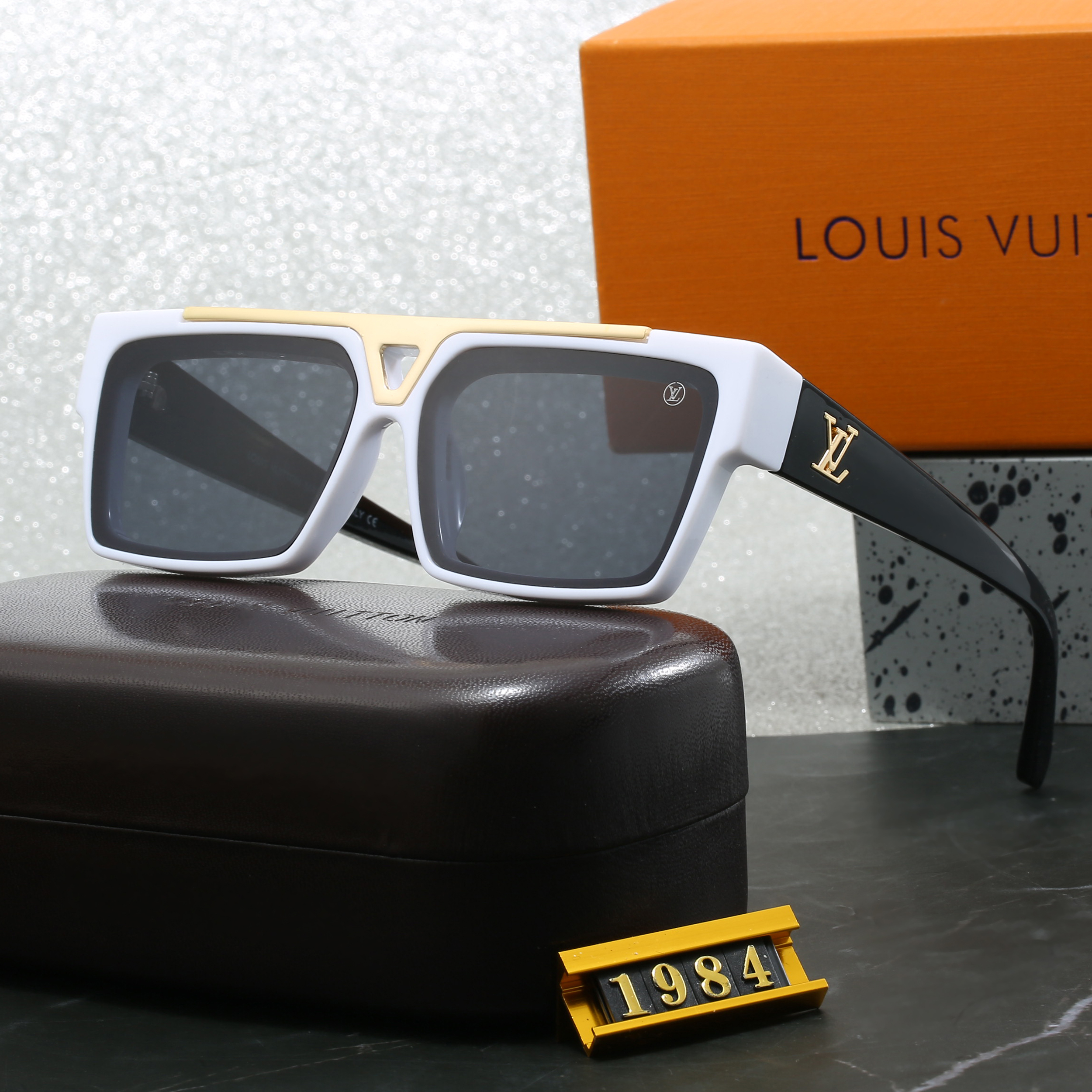 Louis vuitton Geometric Triangle Detail Oversized Square Sunglasses (Model 1984)