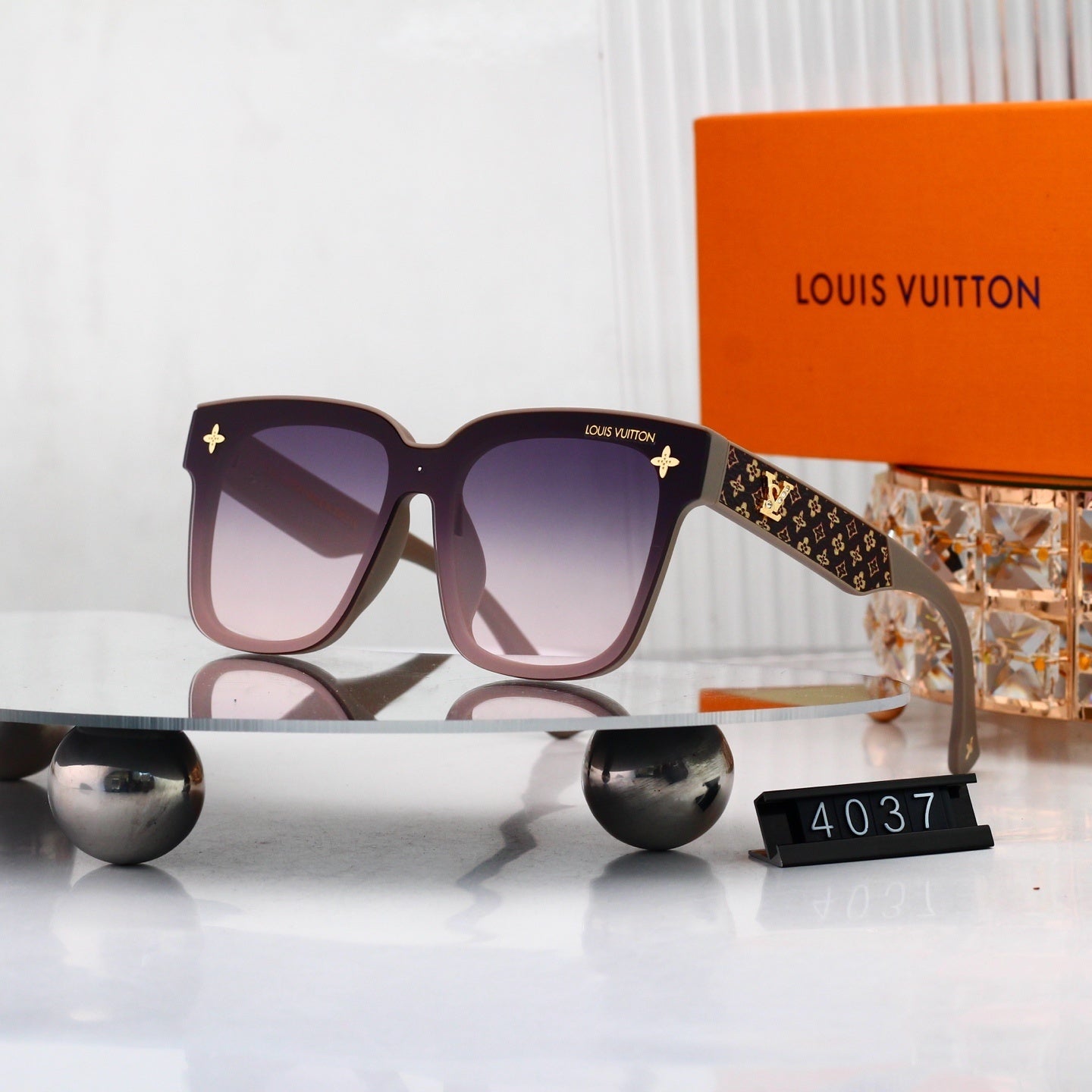 Louis vuitton Oversized Sunglasses with Monogram Temples 4037