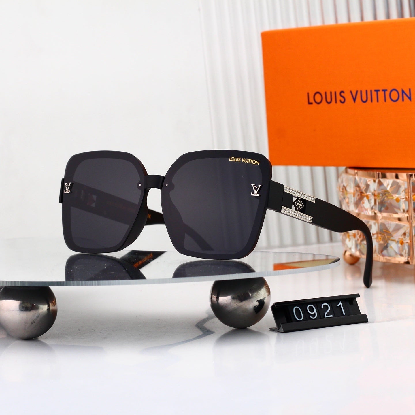 Louis vuitton Metal Logo Oversized Sunglasses 0921