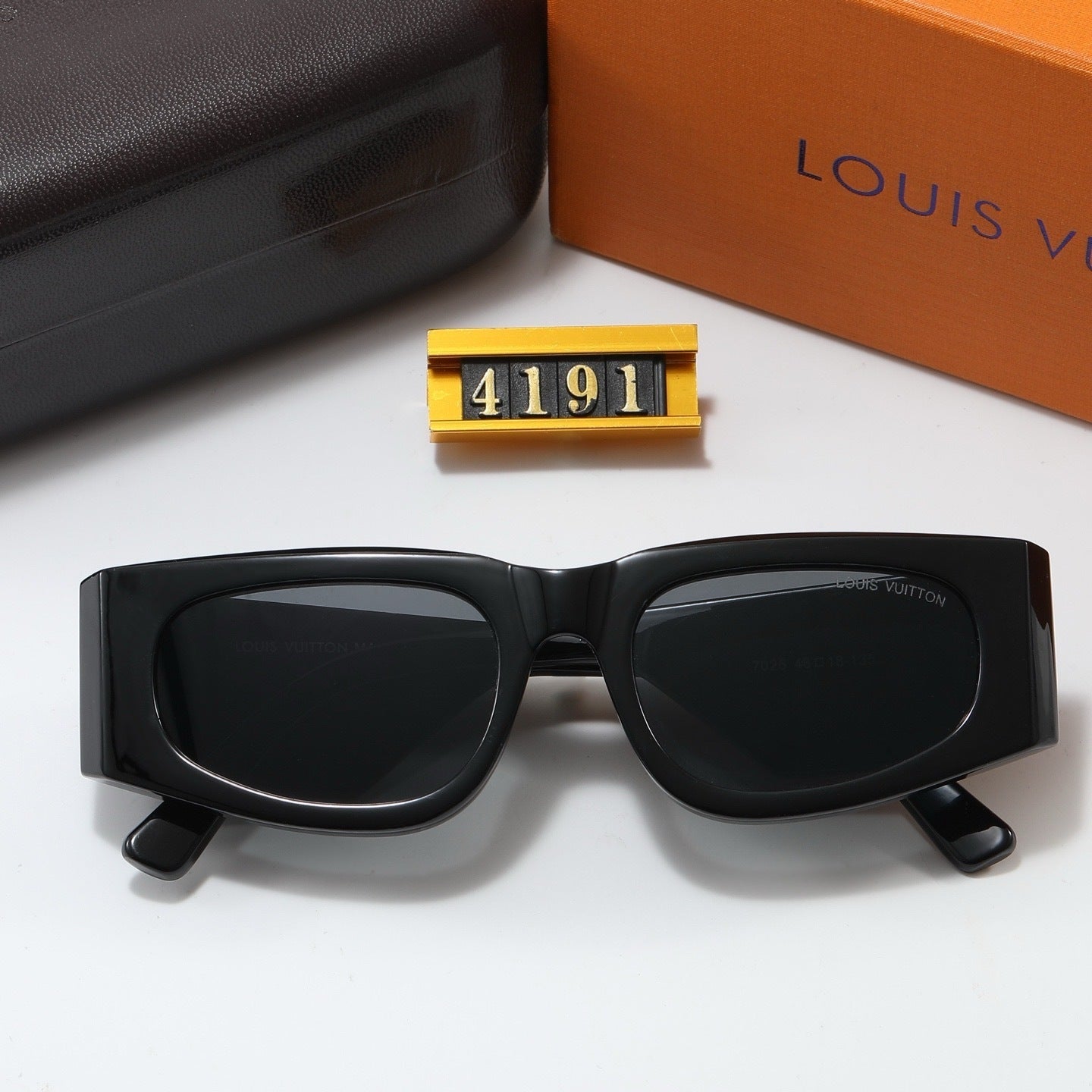 Louis vuitton Vintage Cat-Eye Bold Frame Sunglasses with Metal Detail (Model 4191)