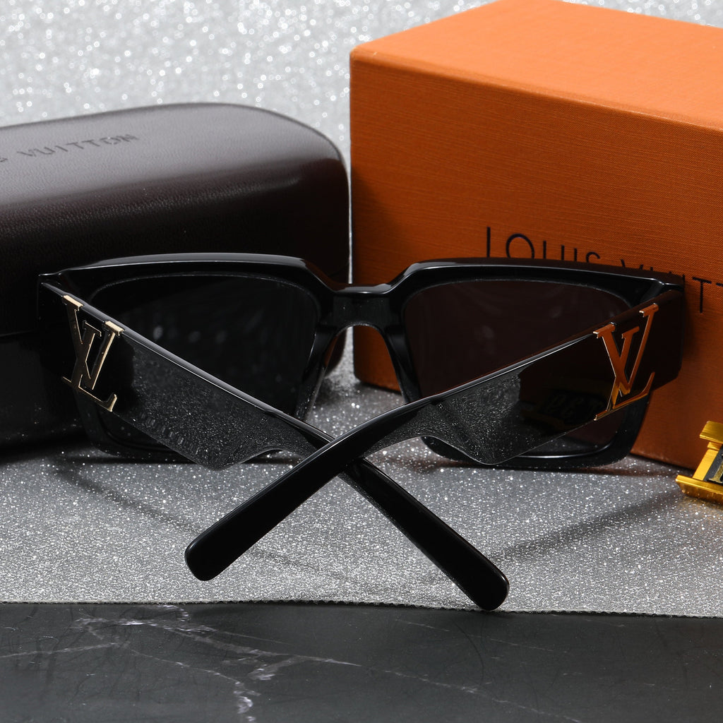 Louis vuitton Trendy Square Bold Frame Sunglasses with Metal Detail (Model 1739)