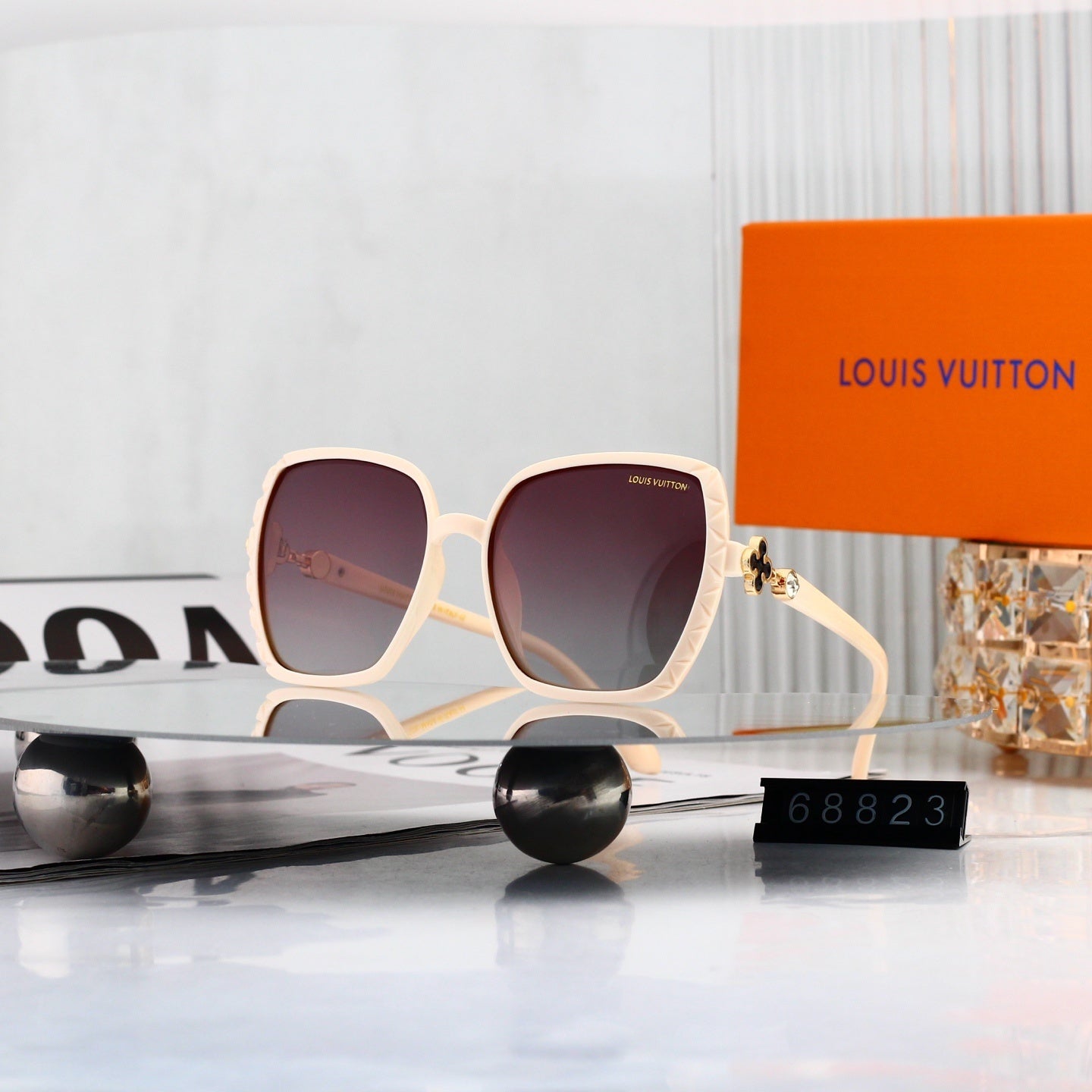 Louis vuitton Vintage Oversized Fashion Sunglasses in Multiple Colors 68823