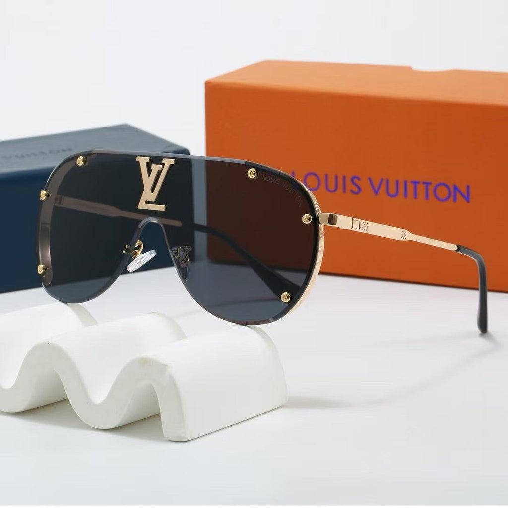 Louis vuitton Oversized. integrated metal trendy sunglasses