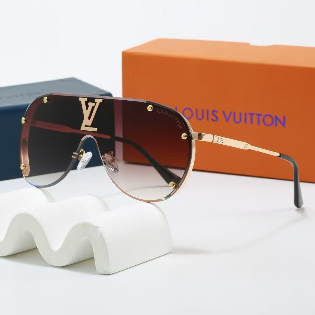 Louis vuitton Oversized. integrated metal trendy sunglasses