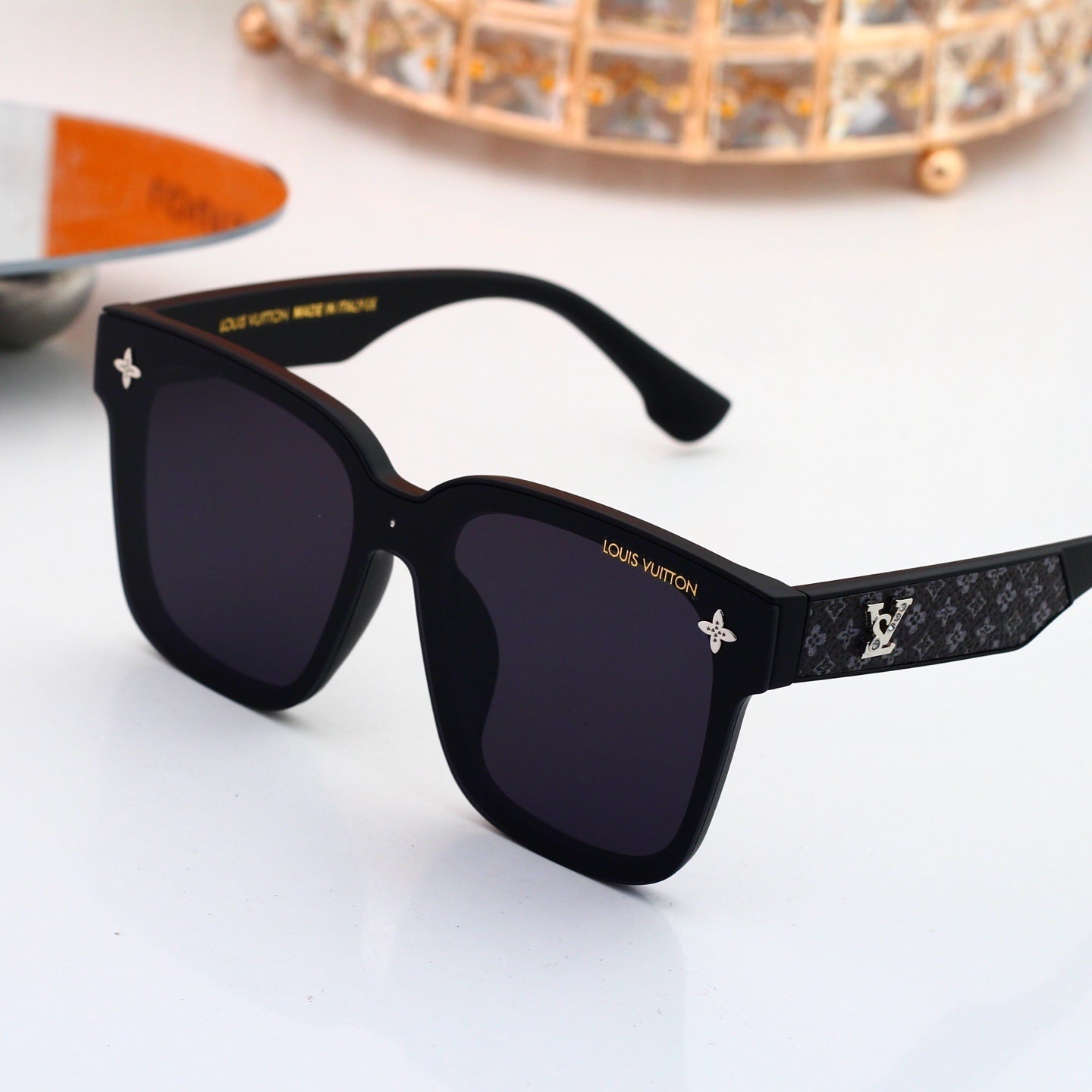 Louis vuitton Oversized Sunglasses with Monogram Temples 4037