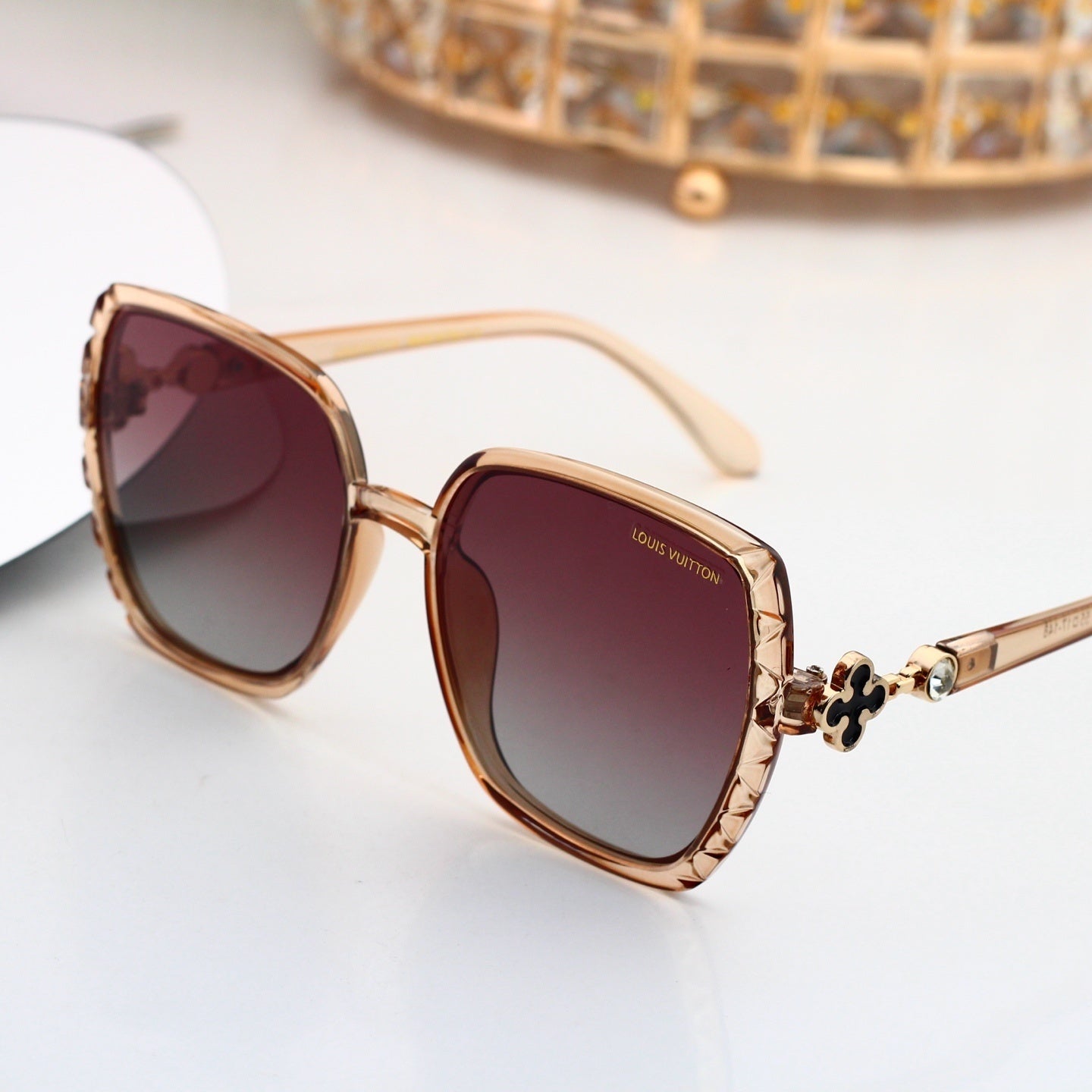 Louis vuitton Vintage Oversized Fashion Sunglasses in Multiple Colors 68823