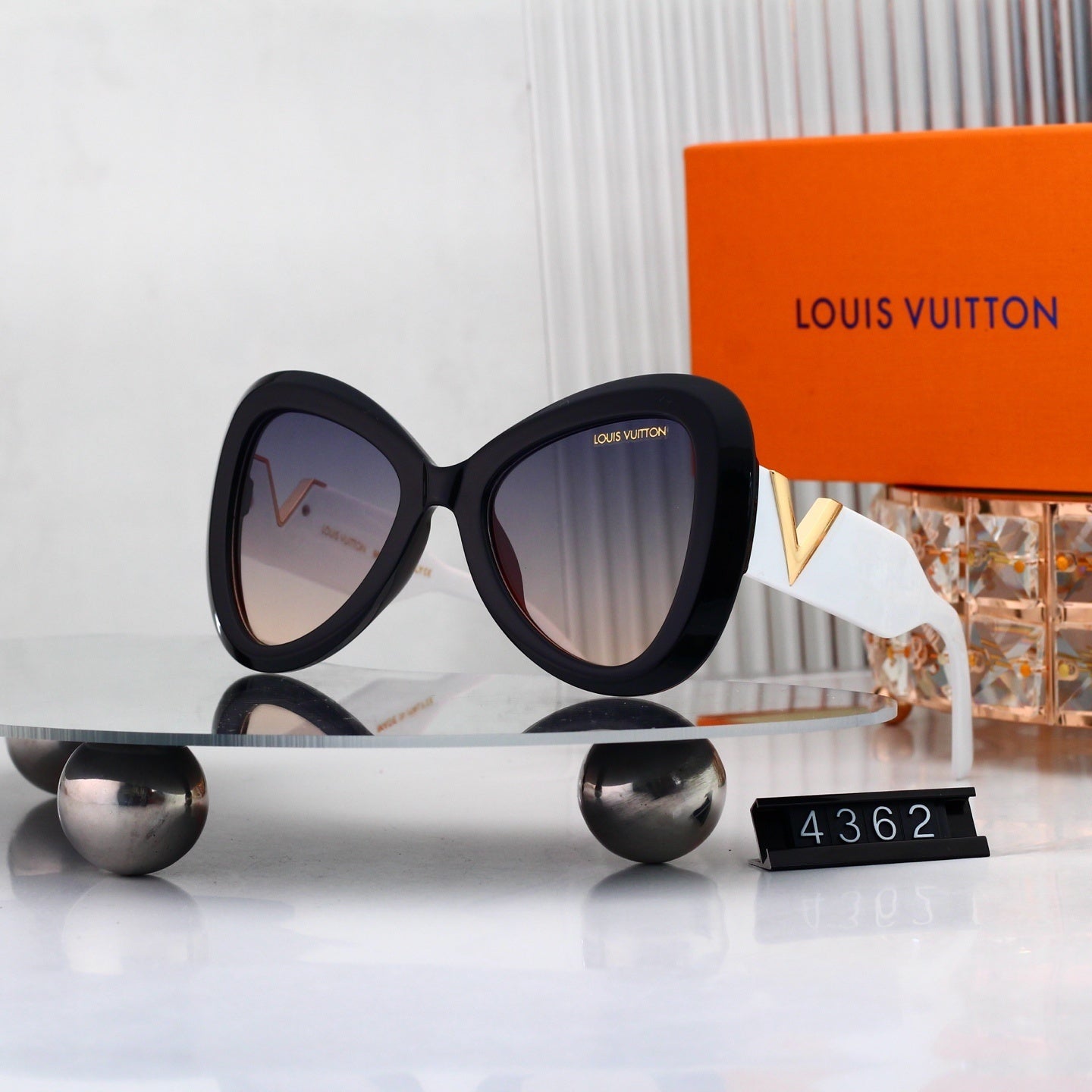 Louis vuitton Cat Eye Sunglasses 4362