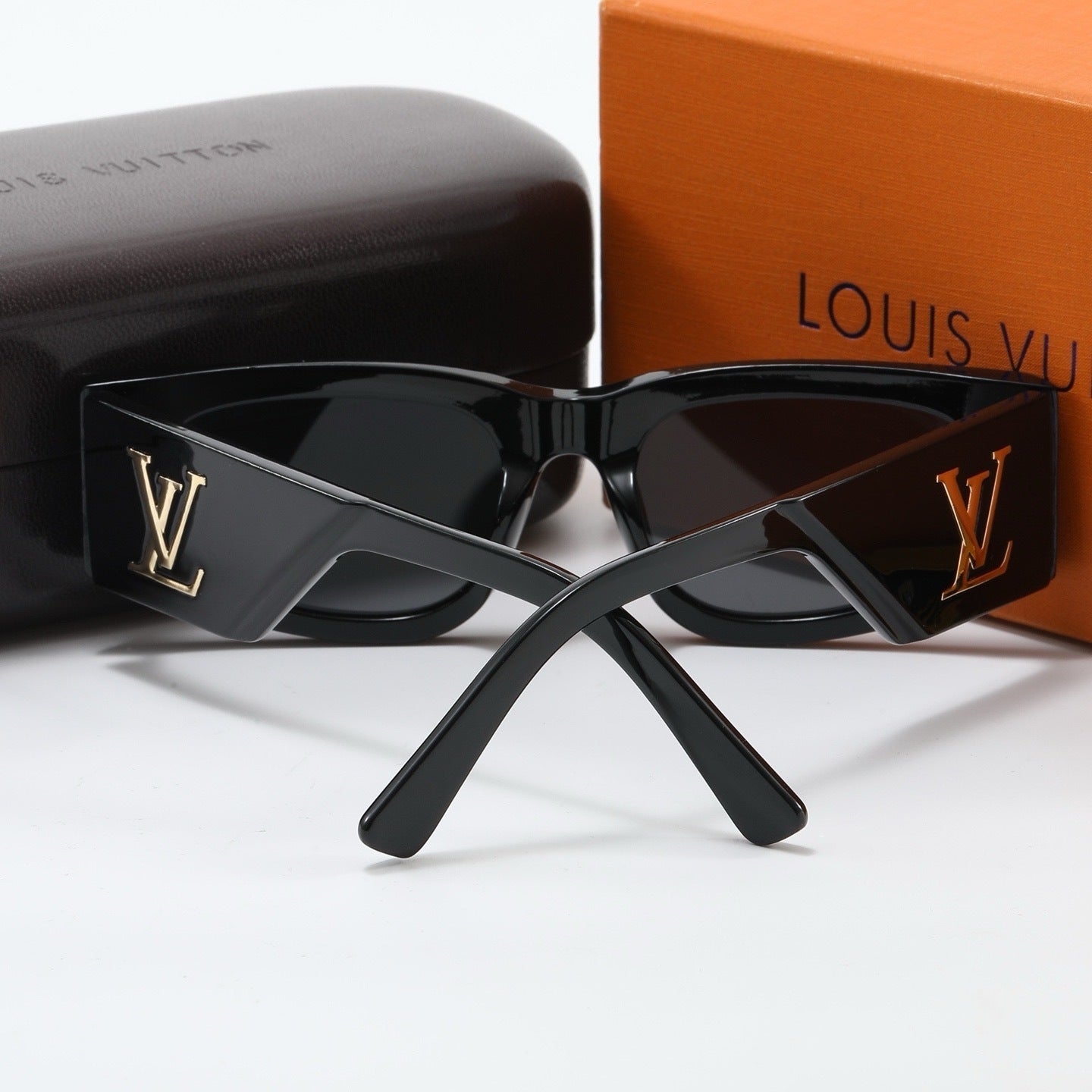 Louis vuitton Vintage Cat-Eye Bold Frame Sunglasses with Metal Detail (Model 4191)