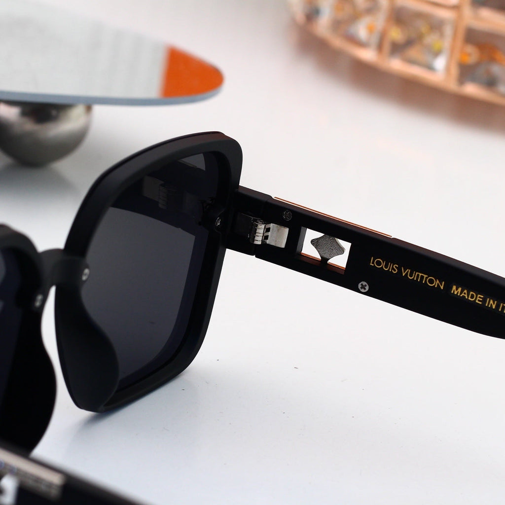 Louis vuitton Metal Logo Oversized Sunglasses 0921