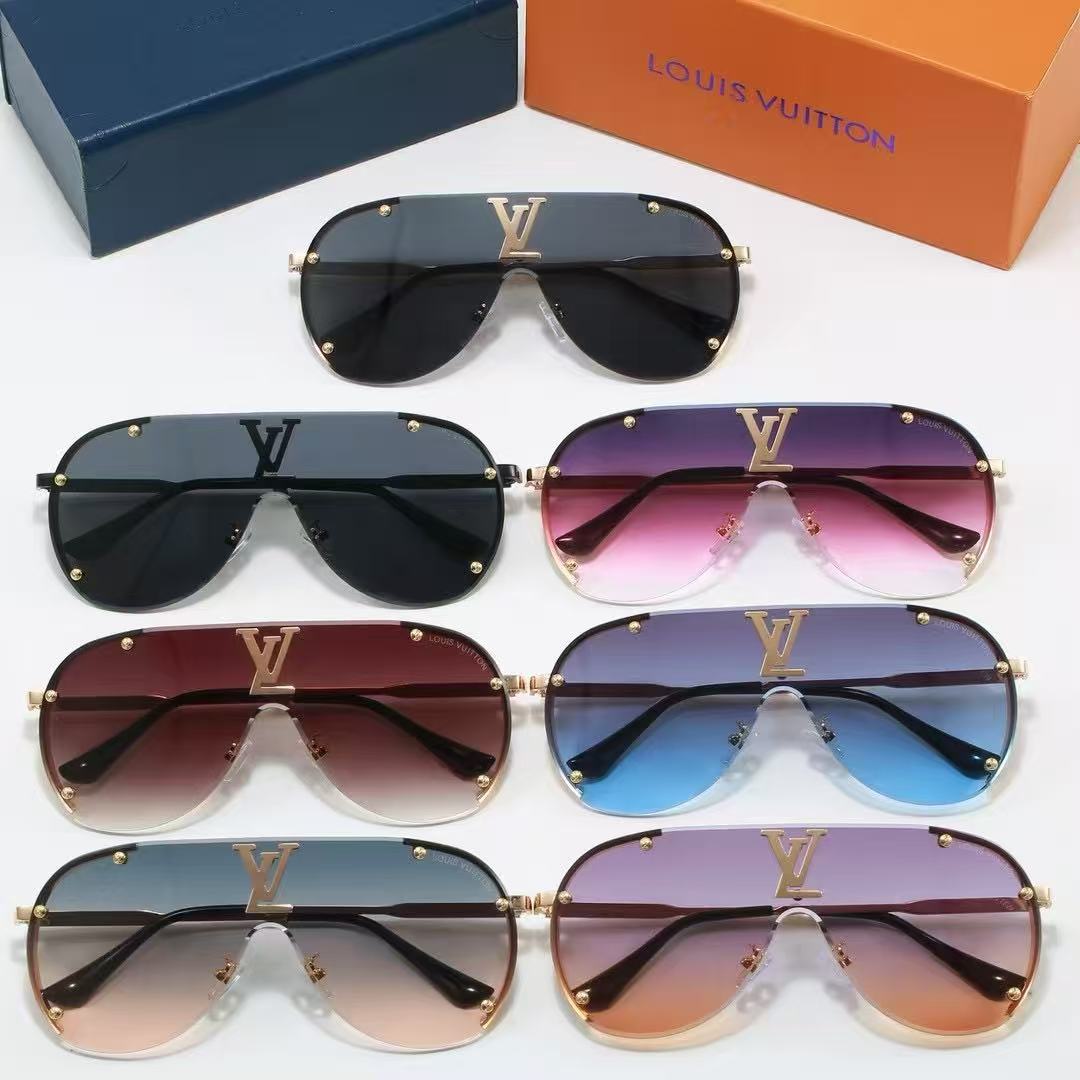 Louis vuitton Oversized. integrated metal trendy sunglasses