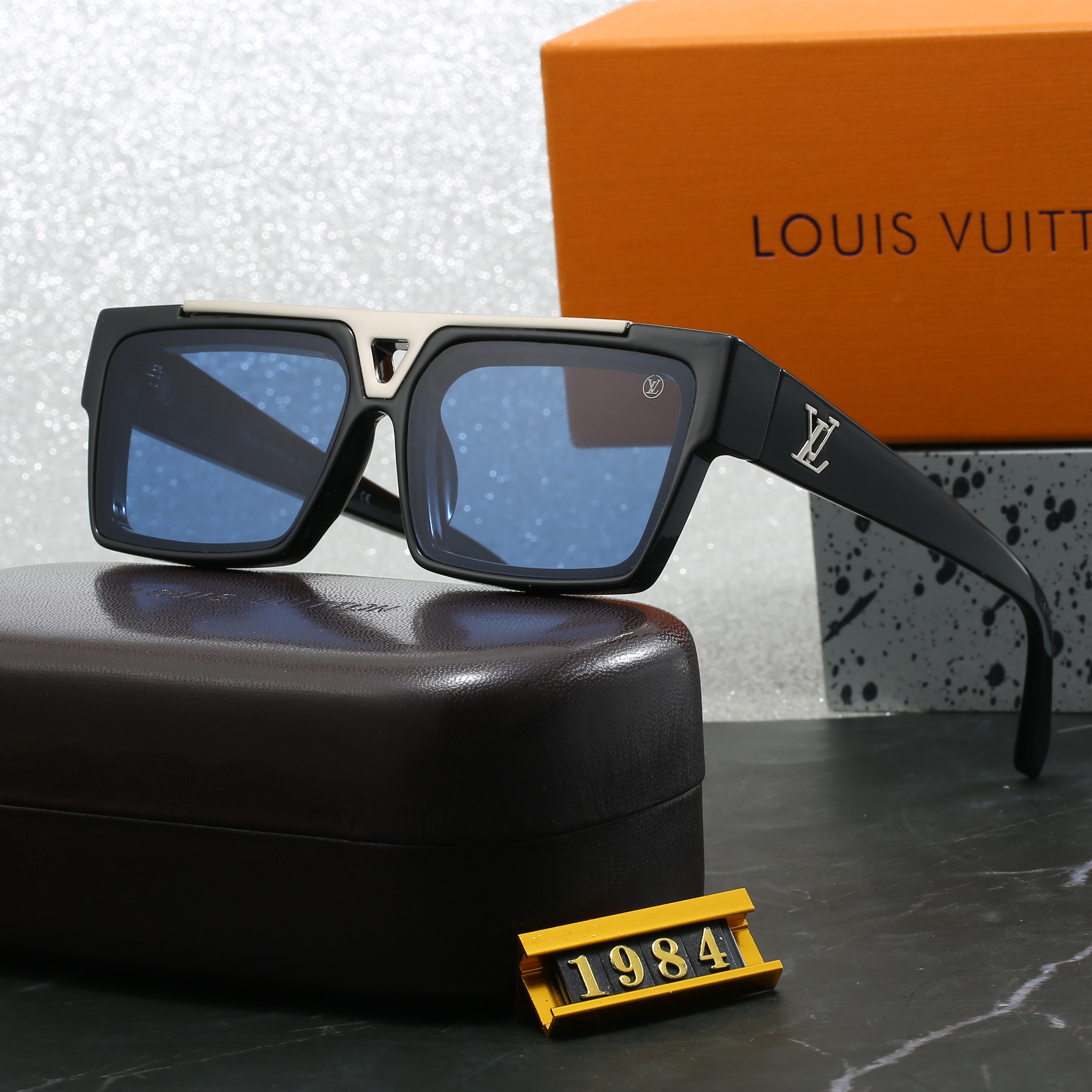 Louis vuitton Geometric Triangle Detail Oversized Square Sunglasses (Model 1984)