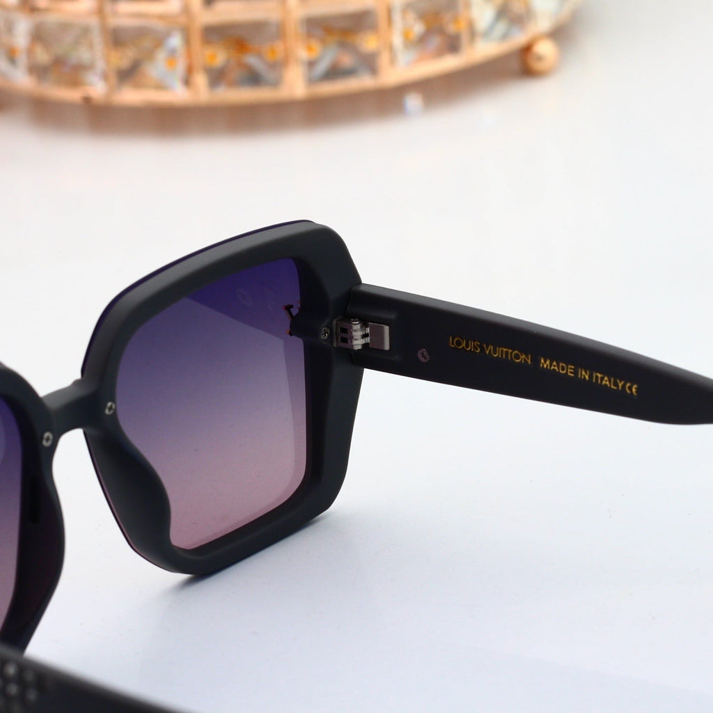 Louis vuitton Sunglasses with Diamond-Embedded Temples 0903
