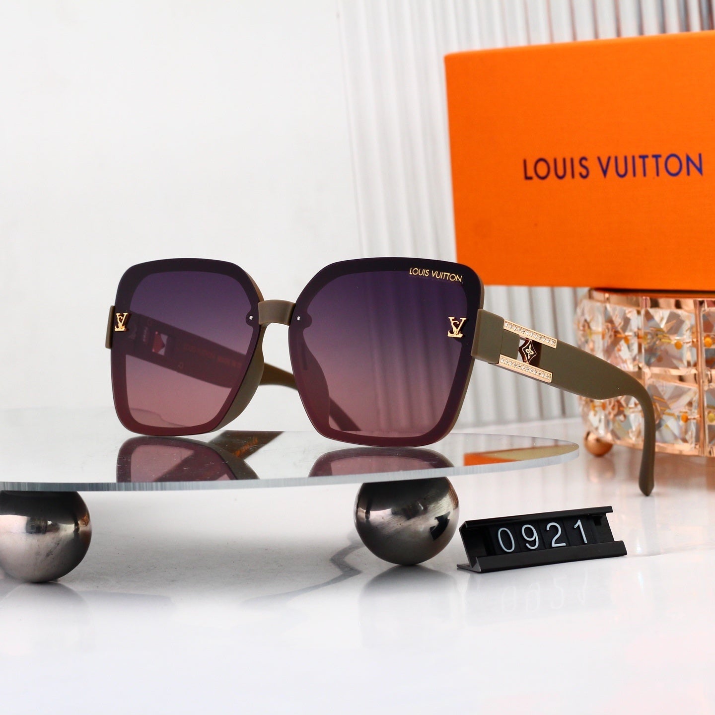 Louis vuitton Metal Logo Oversized Sunglasses 0921