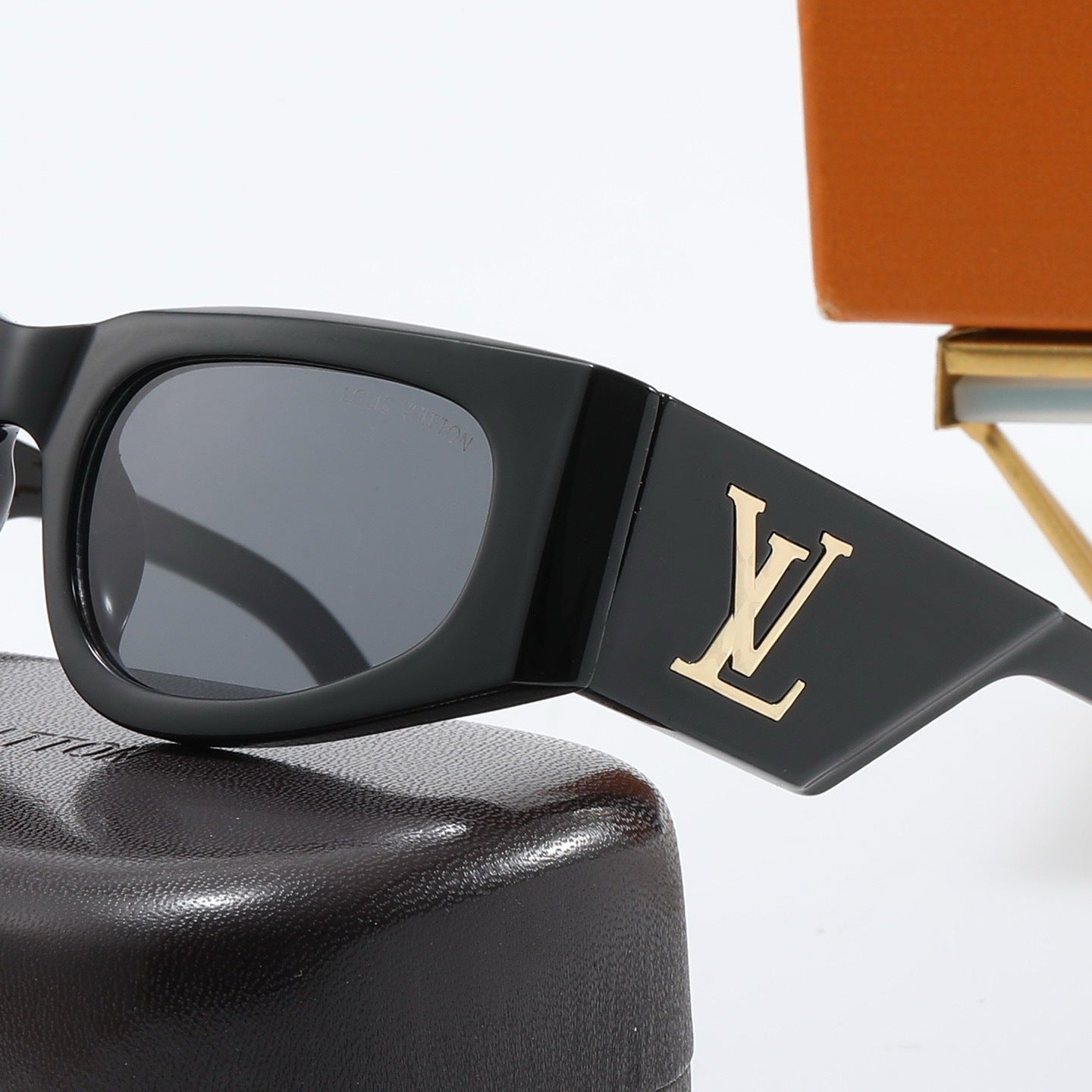 Louis vuitton Vintage Cat-Eye Bold Frame Sunglasses with Metal Detail (Model 4191)
