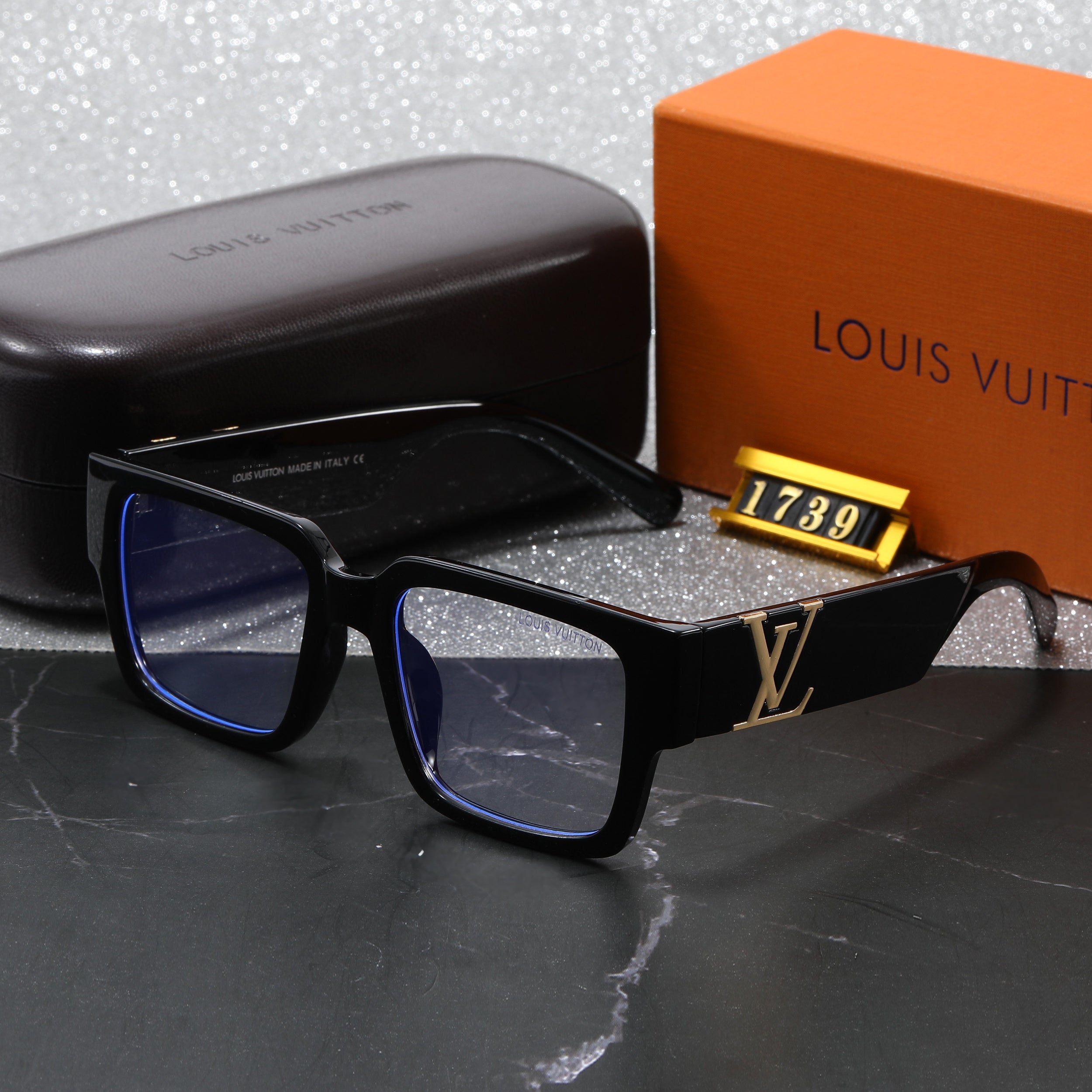 Louis vuitton Trendy Square Bold Frame Sunglasses with Metal Detail (Model 1739)