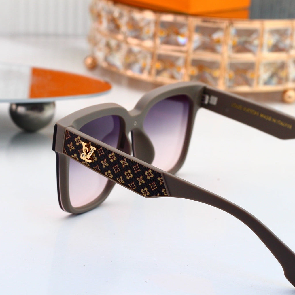 Louis vuitton Oversized Sunglasses with Monogram Temples 4037