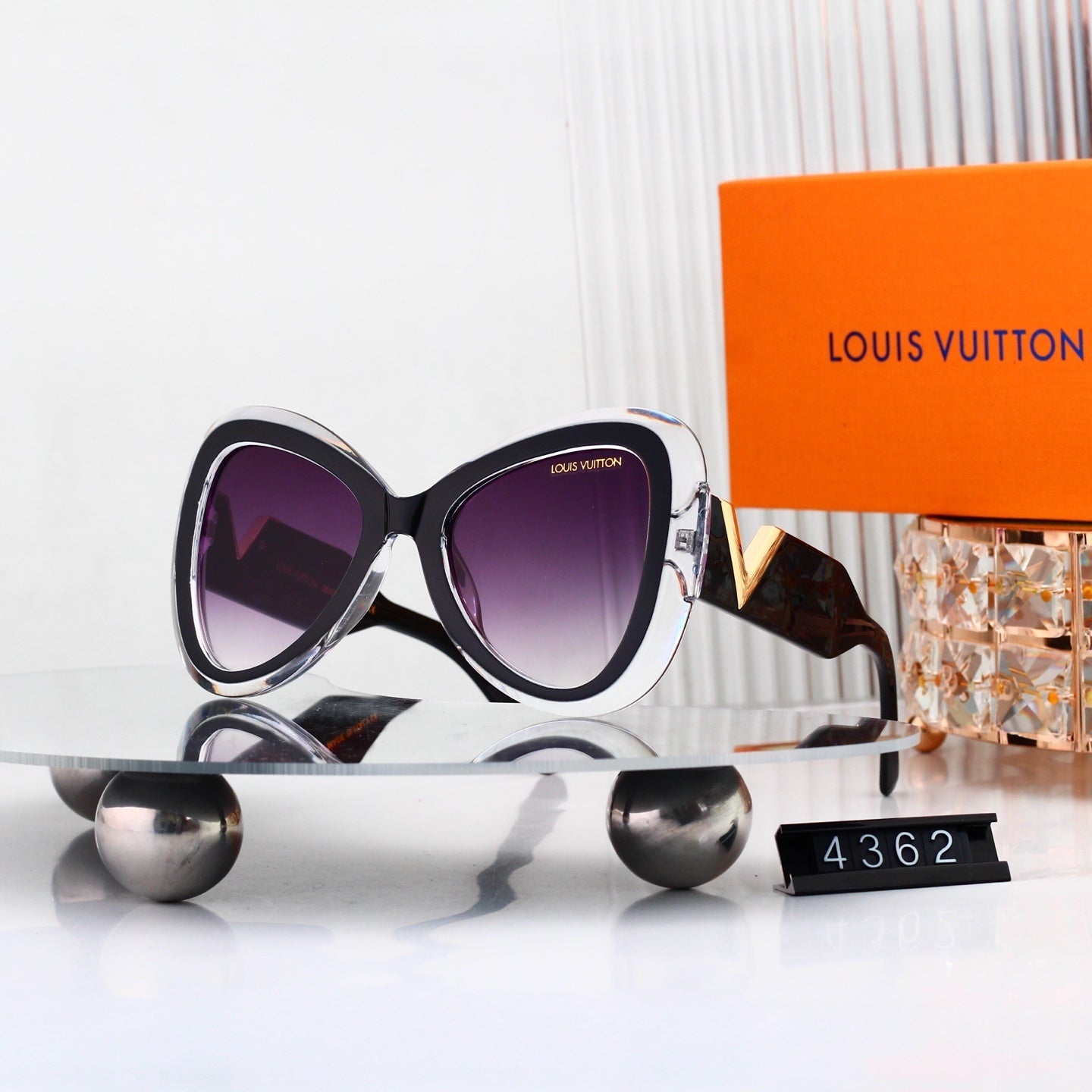 Louis vuitton Cat Eye Sunglasses 4362