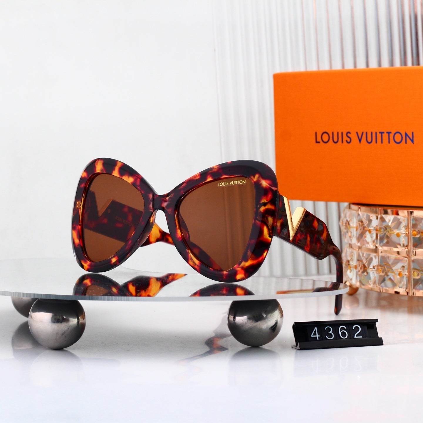Louis vuitton Cat Eye Sunglasses 4362